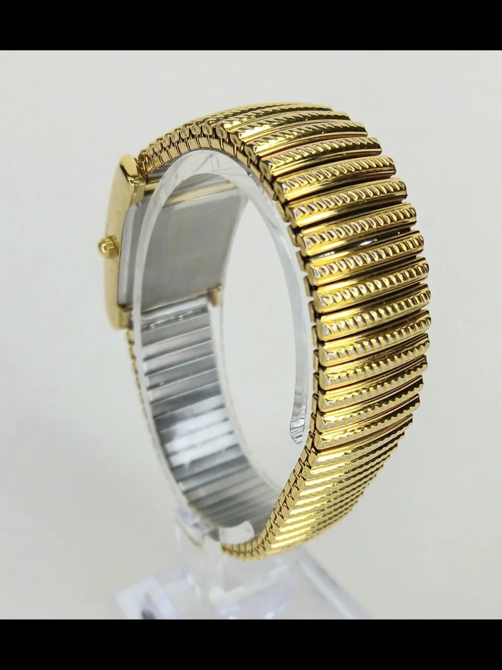 ​Vintage Caravelle Bulova Womens Rectangular Gold Tone Dress Watch 2003 A3